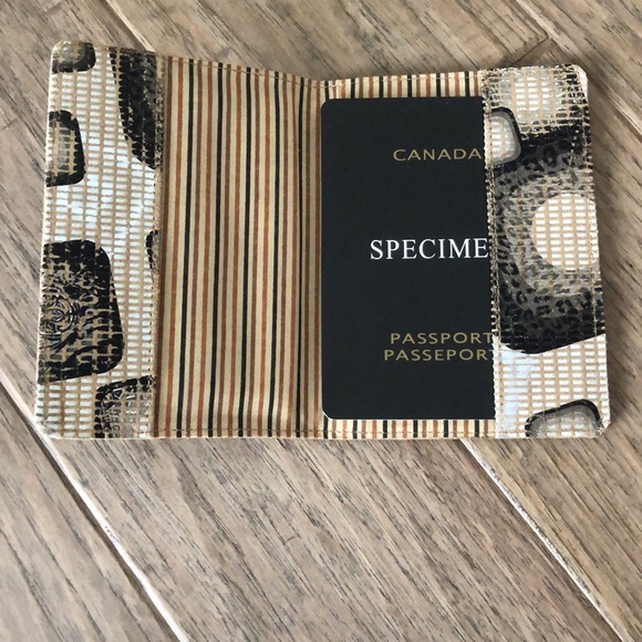 Soprano Passport Holder - Picture 5 of 5